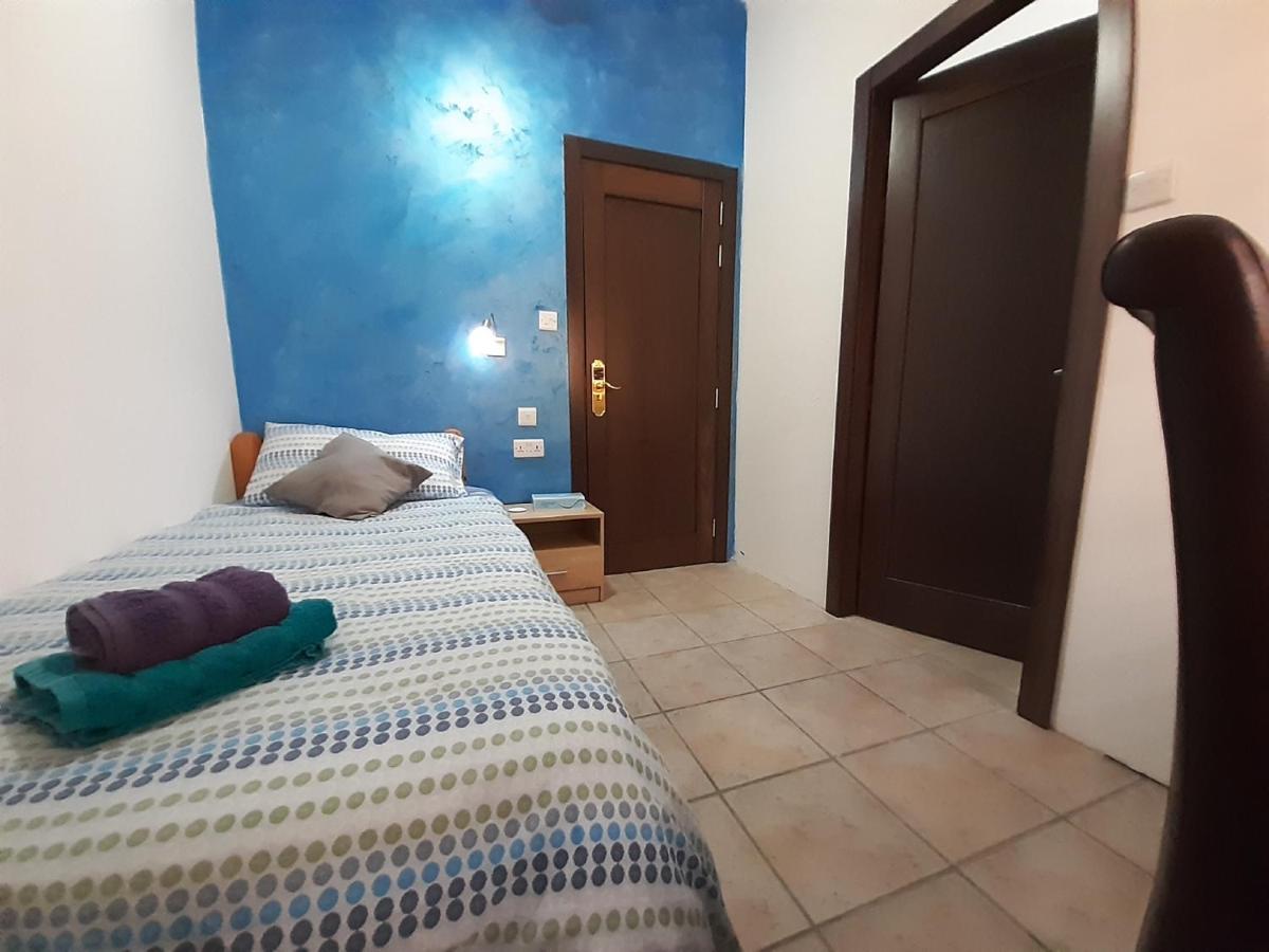 Tarona Guesthouse St. Paul's Bay Exterior foto